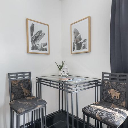 Spacious Upstairs 1Bed- Walking Distance To Beach Outlet Mall مدينة ميتشيغان المظهر الخارجي الصورة