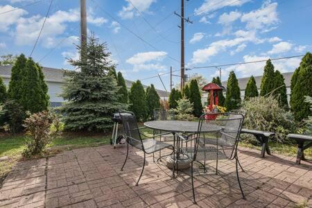 Spacious Upstairs 1Bed- Walking Distance To Beach Outlet Mall مدينة ميتشيغان المظهر الخارجي الصورة