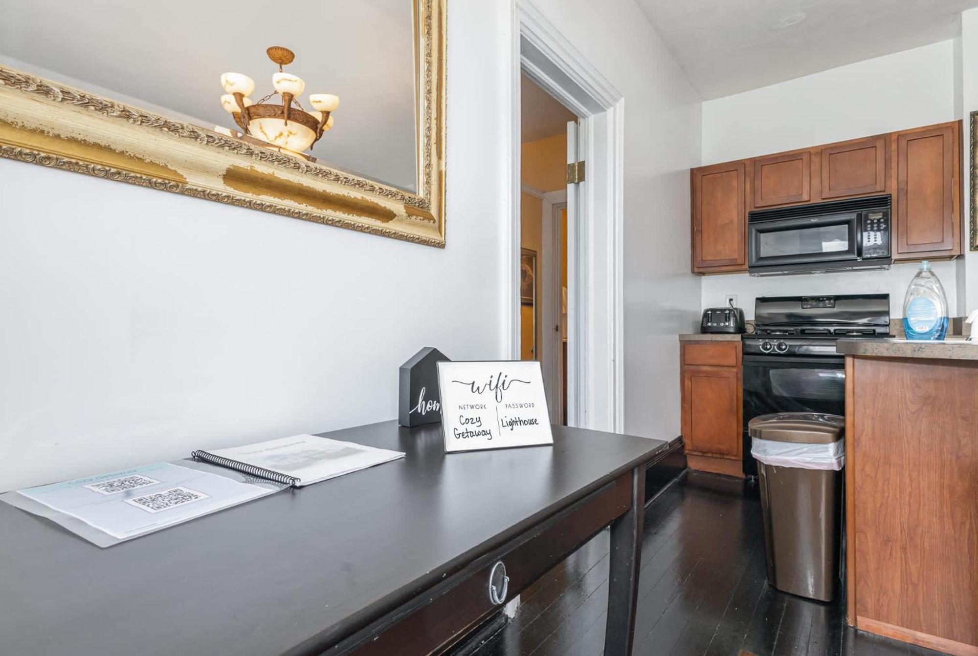 Spacious Upstairs 1Bed- Walking Distance To Beach Outlet Mall مدينة ميتشيغان المظهر الخارجي الصورة