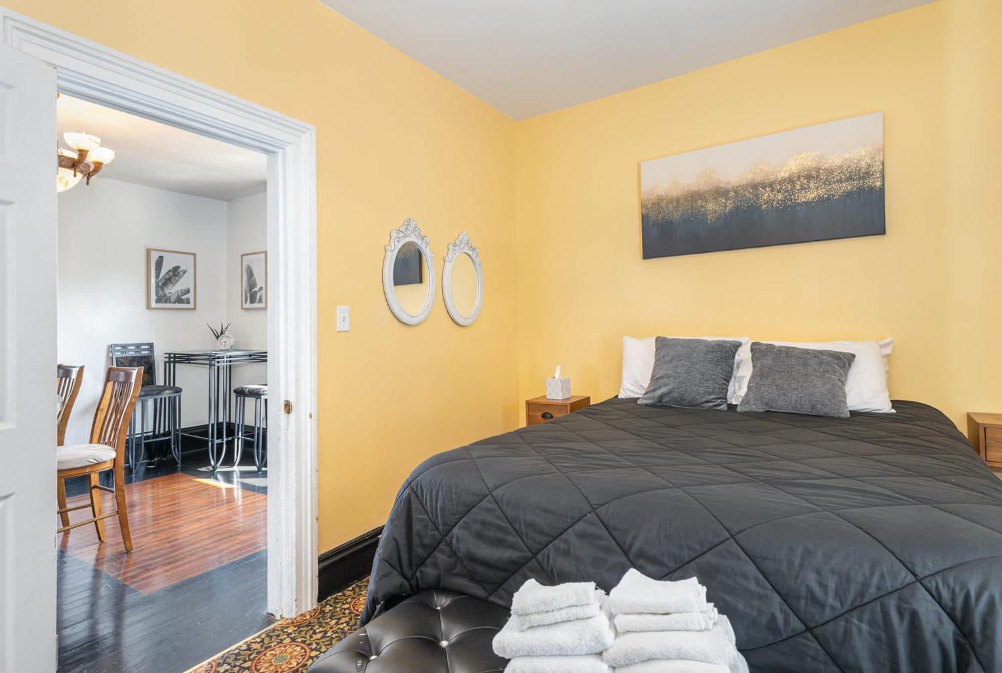 Spacious Upstairs 1Bed- Walking Distance To Beach Outlet Mall مدينة ميتشيغان المظهر الخارجي الصورة