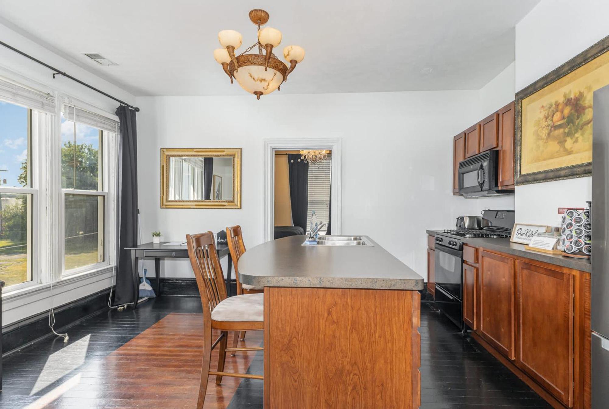 Spacious Upstairs 1Bed- Walking Distance To Beach Outlet Mall مدينة ميتشيغان المظهر الخارجي الصورة
